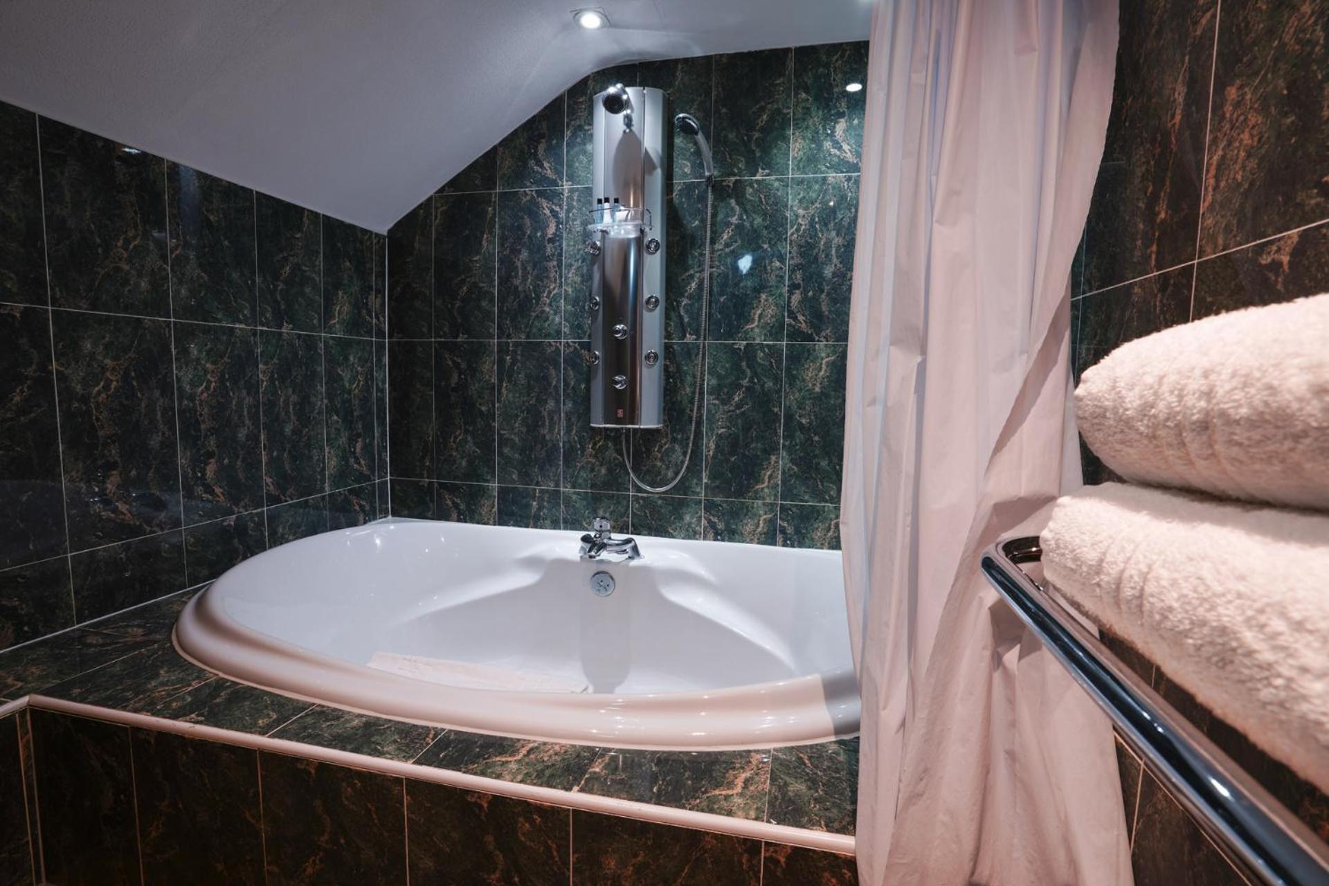 Gomersal Park Hotel & Dream Spa Extérieur photo