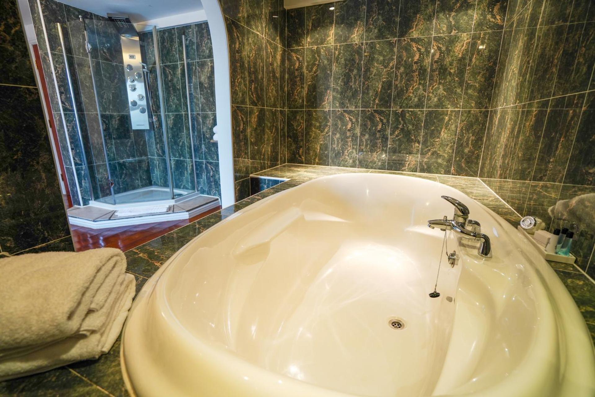 Gomersal Park Hotel & Dream Spa Extérieur photo